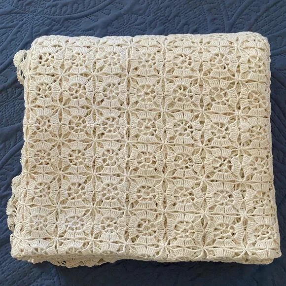 Vintage Crochet Lace Tablecloth - Picture 2 of 7